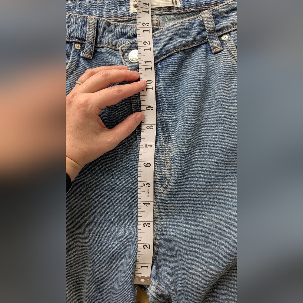 Refuge Denim Sz 11 Loose Tapered High Waist Crossover Jeans - midwash blue jeans - Picture 4 of 14
